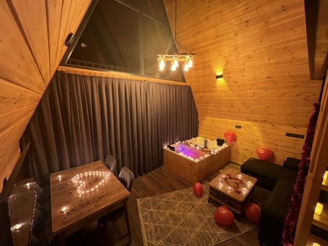 Jakuzili Lüks Balayı Bungalovu