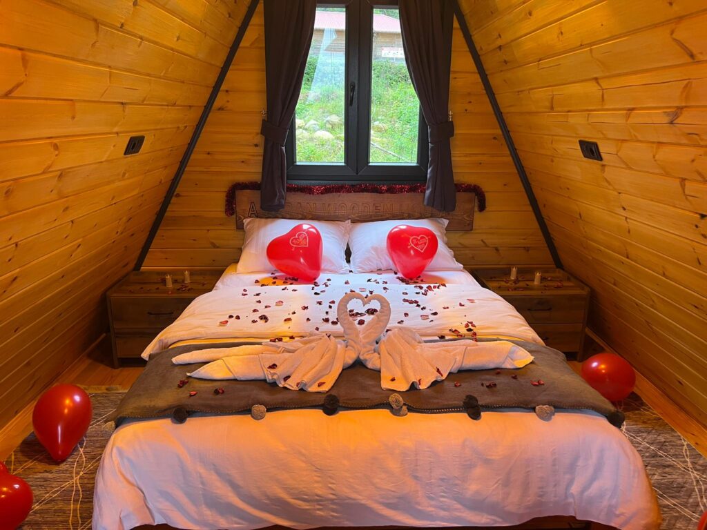 Jakuzili Lüks Balayı Bungalovu
